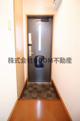 アメニティKの内装|明るい室内です