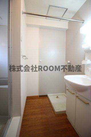 アメニティKの洗面所|明るい洗面所です