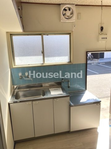 メゾン湊倉庫付住宅のキッチン