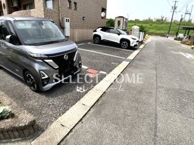 【駐車場】 | シャルル大宗 | 車をお持ちの方に嬉しい駐車場付きの物件です