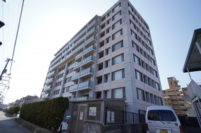 【外観】 | ハウスバーンフリート五日市中央 | 【資料には掲載していない情報】
物件の陽当りや通風・仕様設備やお部屋の大きさの比較、
近隣・周辺環境や街並みなど、資料には掲載していない情報が
現地にはたくさんあります。是非ご確認ください。