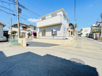【前面道路含む現地写真】