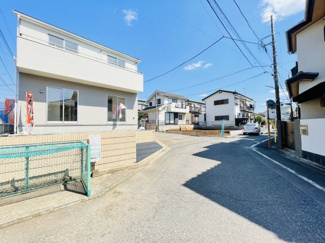 【前面道路含む現地写真】