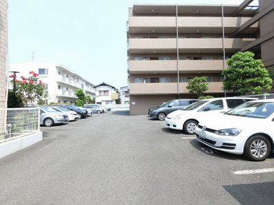 【駐車場】 | 新川崎ガーデンハウス | 平置き駐車場です。