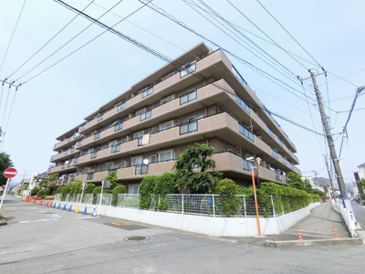 【外観】 | 新川崎ガーデンハウス | 総戸数８２戸、平成３年１０月築、管理人は日勤勤務につき管理体制良好です♪