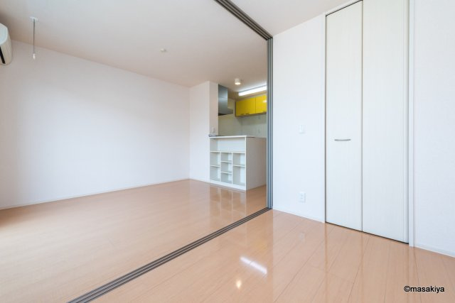 プレジールの居間・リビング