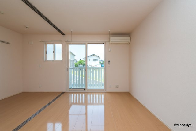 プレジールの居間・リビング