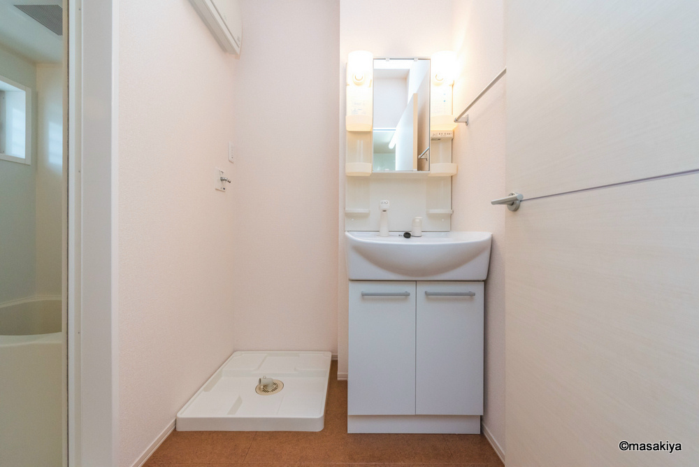 プレジールの洗面所|洗面・脱衣　シャンプードレッサー付き。