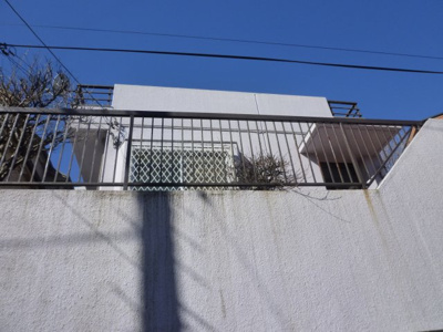 【外観】 | 鎌谷町中古戸建 | 鉄筋コンクリート造の重厚な風貌です。