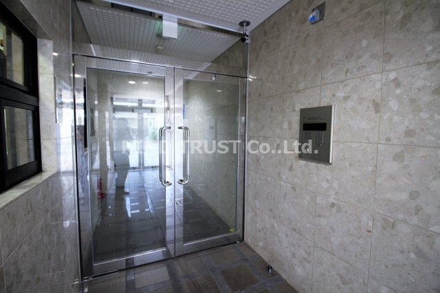 セレッソコート梅田東のエントランス