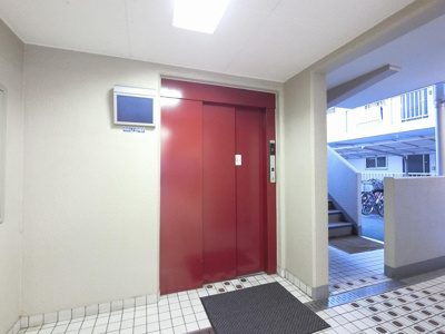 【その他共用部分】 | エンゼルハイム東六郷第２ | お買い物時やベビーカーの出し入れに便利なエレベーター付です。