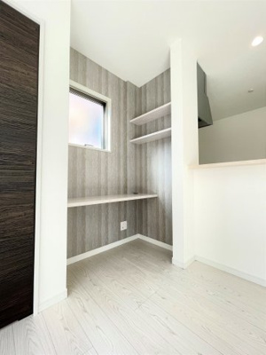 【その他共用部分】 | 立川市幸町1期 | 在宅ワークやリビング学習にも使えるスタディカウンター付きです。