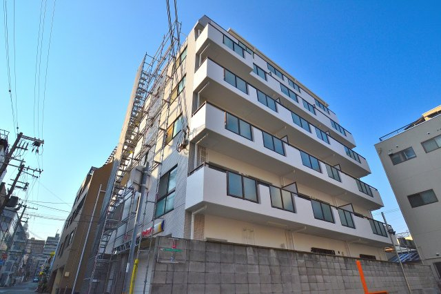 Apartments大倉山(アパートメントオオクラヤマ）の外観