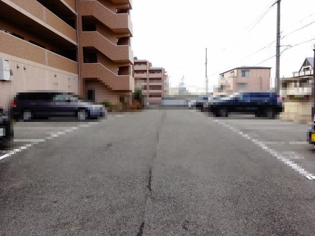 ラ・メゾンMSⅡの駐車場