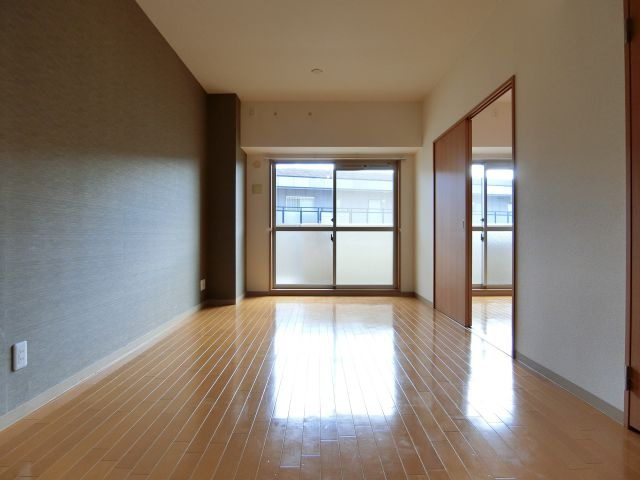 ラ・メゾンMSⅡの居間・リビング