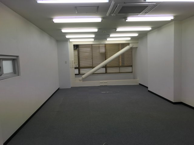 新倉ビルの内装