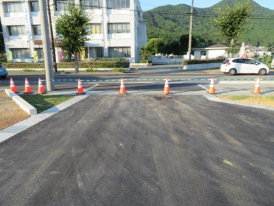 【外観】 | 柏原パークタウン | 分譲地入口付近西側より撮影（８月５日現在）