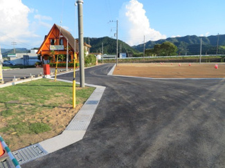 【外観】 | 分譲地入口付近東側より撮影（８月５日現在）