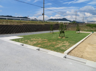 【外観】 | 公園・ゴミステーション付近（８月５日現在）