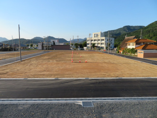 【外観】 | 南側道路より撮影（８月５日現在）
