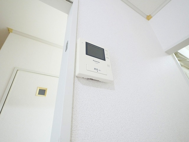 エクレール平城Aのセキュリティ|モニター付きインターホンです