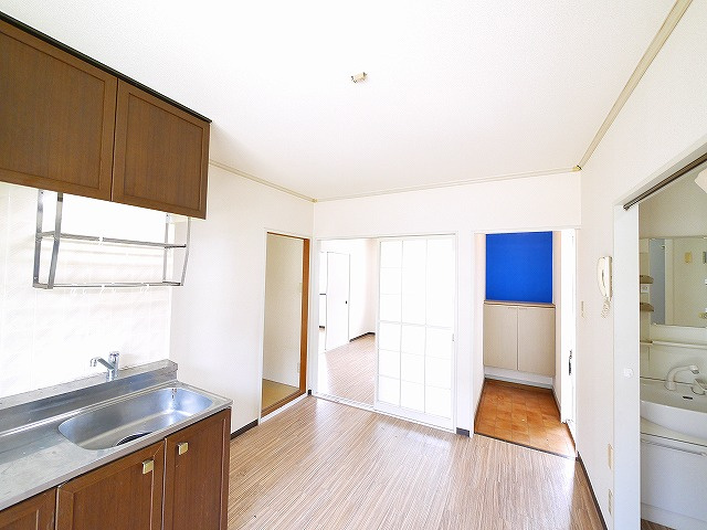 エクレール平城Aの居間・リビング|おしゃれなリビングです