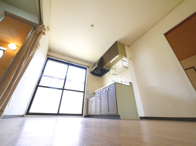 エクレール平城Aの居間・リビング|リビングです