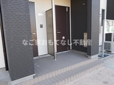 【エントランス】 | セレーノ（Sereno） | セレーノ（Sereno）　北名古屋市の物件はなご家おもてなし不動産へ。
