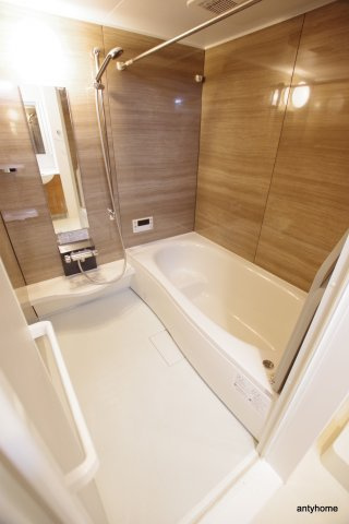 大阪市北区長柄中２丁目のアパートの浴室