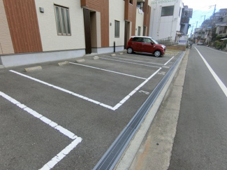 【駐車場】