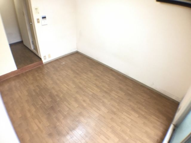 ダイドーメゾン御影２の居間・リビング