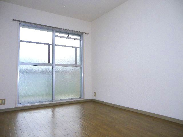 ダイドーメゾン御影２の居間・リビング