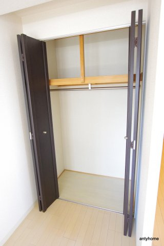 ウィスタリア新北野　仲介手数料無料の収納