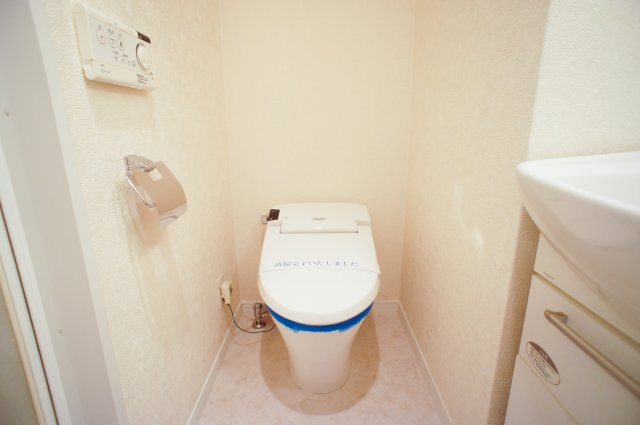 サヴォイブロードストリート　12階のトイレ|別号室のものになります。現状優先。