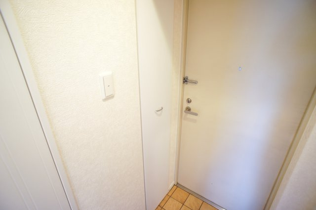 サヴォイブロードストリート　12階の玄関|別号室のものになります。現状優先。