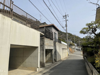 【前面道路含む現地写真】
