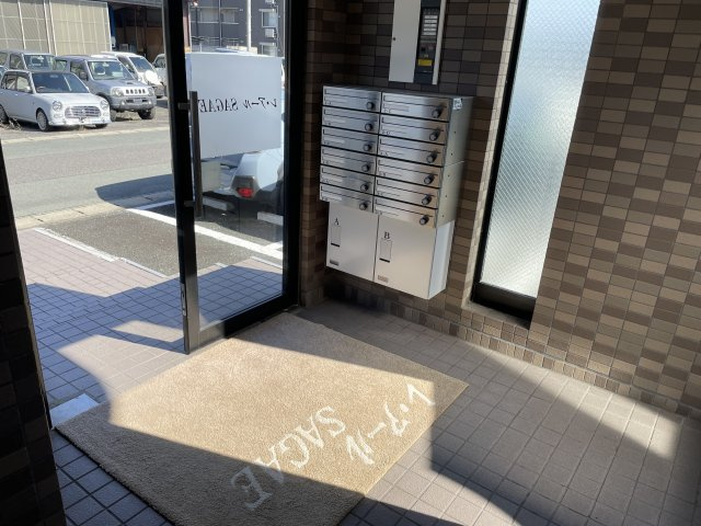 レ・アールSAGAEのエントランス