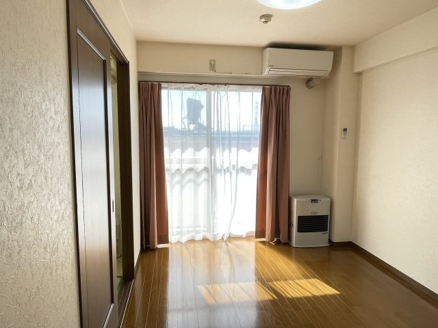 レ・アールSAGAEの洋室|広々とした洋室です