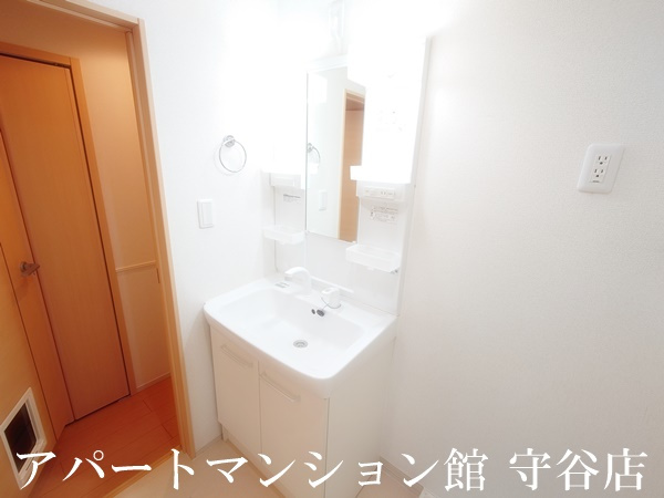 アヴニール・ヒルズⅡの独立洗面台