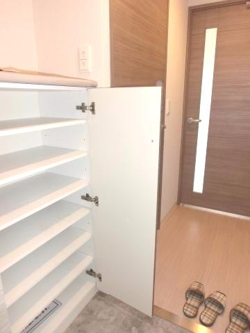 【玄関】 | アール・オーハイム松崎町 | シューズボックス