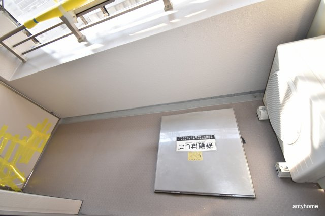 アビティ江坂(旧:パークアクシス江坂広芝町)　仲介手数料無料のバルコニー