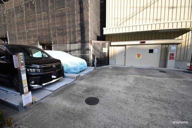 アビティ江坂(旧:パークアクシス江坂広芝町)　仲介手数料無料の駐車場