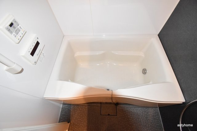 アビティ江坂(旧:パークアクシス江坂広芝町)　仲介手数料無料の浴室