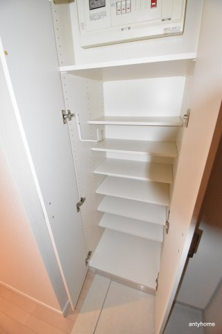 アビティ江坂(旧:パークアクシス江坂広芝町)　仲介手数料無料の収納