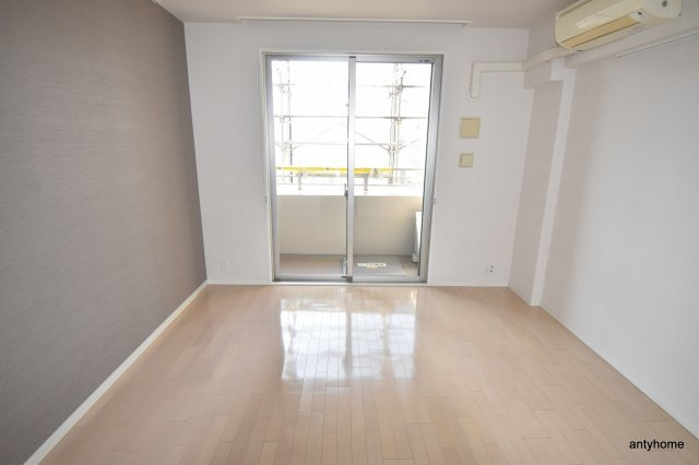 アビティ江坂(旧:パークアクシス江坂広芝町)　仲介手数料無料の洋室