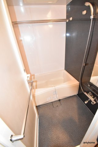 アビティ江坂(旧:パークアクシス江坂広芝町)　仲介手数料無料の浴室