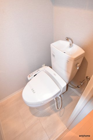 アビティ江坂(旧:パークアクシス江坂広芝町)　仲介手数料無料のトイレ