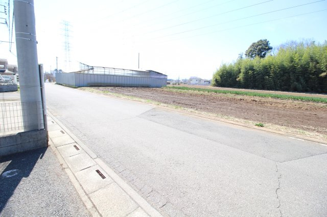 川越市下広谷　中古戸建　東武東上線『若葉駅』バス8分　【広谷小学区】の前面道路含む現地写真