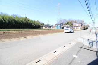 【前面道路含む現地写真】 | 川越市下広谷　中古戸建　東武東上線『若葉駅』バス8分　【広谷小学区】