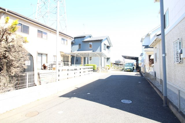 川越市下広谷　中古戸建　東武東上線『若葉駅』バス8分　【広谷小学区】の前面道路含む現地写真
